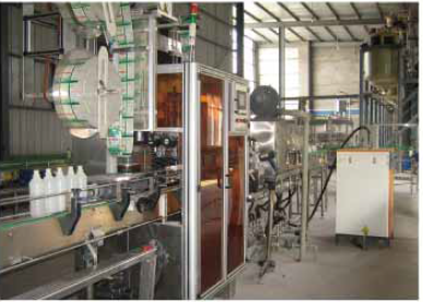 Vízálló és rozsdamentes zsugorfóliás címkegép PVC és PET palackokhoz