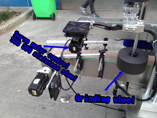 Vízszintes kis palack címkéző gép / automatikus címke applikátor gép