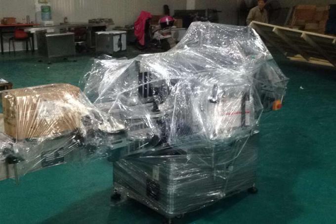 Alumínium ötvözetből készült Opp injekciós üveg címkéző gép kerek palackhoz, ipari címkéző gép