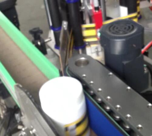 Kerek palack címkéző gép, palackozó és címkéző gép őrölt cukros üveghez