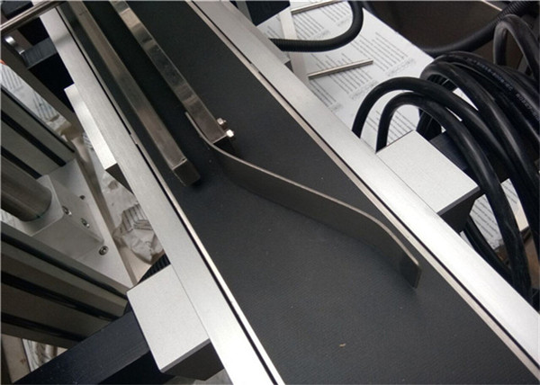 Automatikus adagolás Felső címkéző gép matrica / öntapadó címke típusa