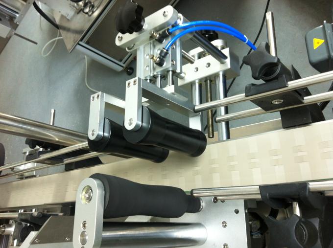 Üvegpalack öntapadó matrica címkéző gép, üvegedény címkéző gép