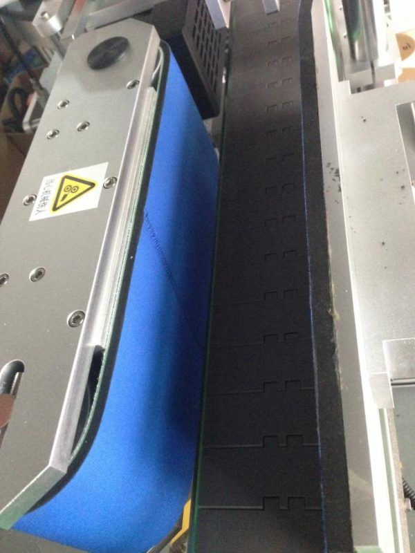 Öntapadós címkéző gép, egyoldalas / kettős oldalsó címkefelhordó gép palackok kupakjához