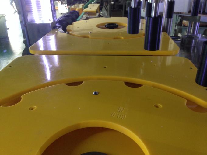 Nagy termelésű bor / sörösüveg címkéző gép, kerek palack címkéző