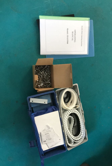 Nagy sebességű kétoldalas matrica címkéző gép négyzet alakú / kerek / lapos palackhoz