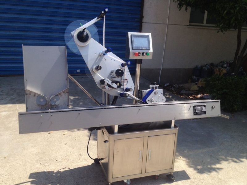 Kína Testreszabott automata injekciós üveg címkéző gép a kis penicillin palack címke matrica szállítóhoz