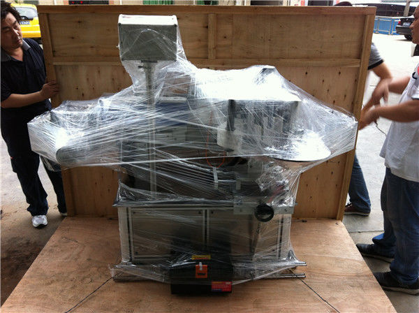 Gyümölcs / zöldséglé kerek palack matrica címkéző gép italipar számára