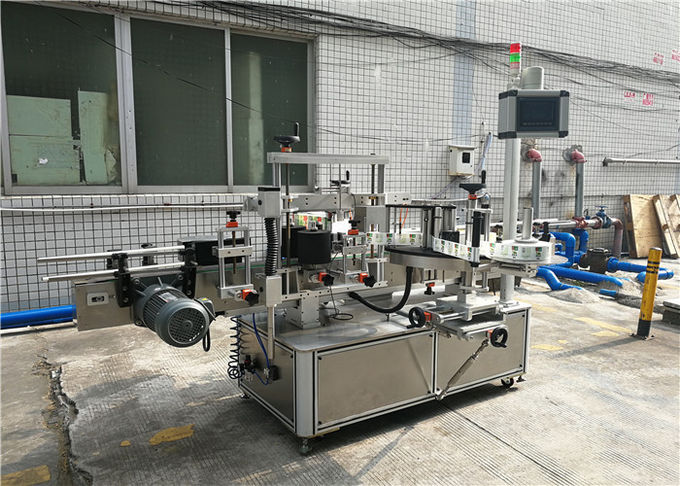 Öntapadó címkéző gép lapos üveghez, Címkefelhordó gép palackokhoz