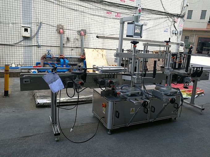 Három címkés öntapadó címkéző gép 110V / 380V feszültség