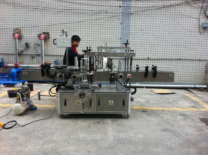 Teljesen automatikus ragasztó kerek palack címkéző gép házi kedvenc palackokhoz elöl és hátul