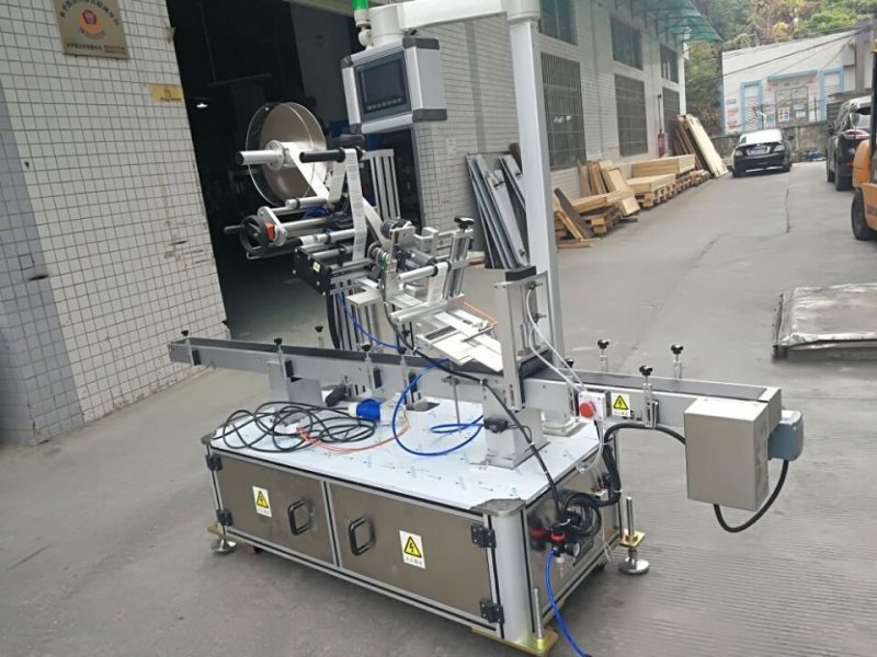 Kína matrica felső címkéző gép fúvóka tasak elektromos hajtású típus szállítója